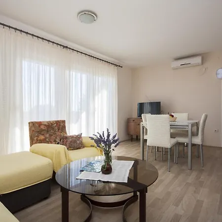 Mare Apartment *
