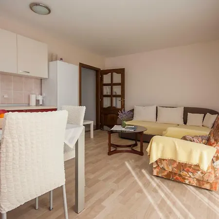Mare Apartment *